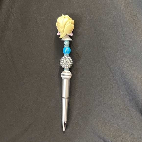 Handmade Disney Doorable Elsa Pen - Picture 5 of 5